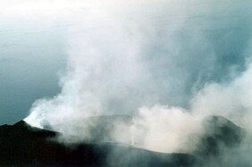Der letzte grosse Ausbruch war im Februar und März 2007. Bild: Stromboli (3), Michael Jucker 12.10.2002